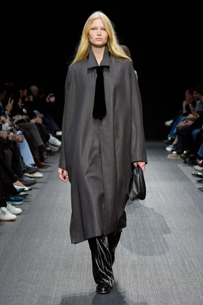 Look 2